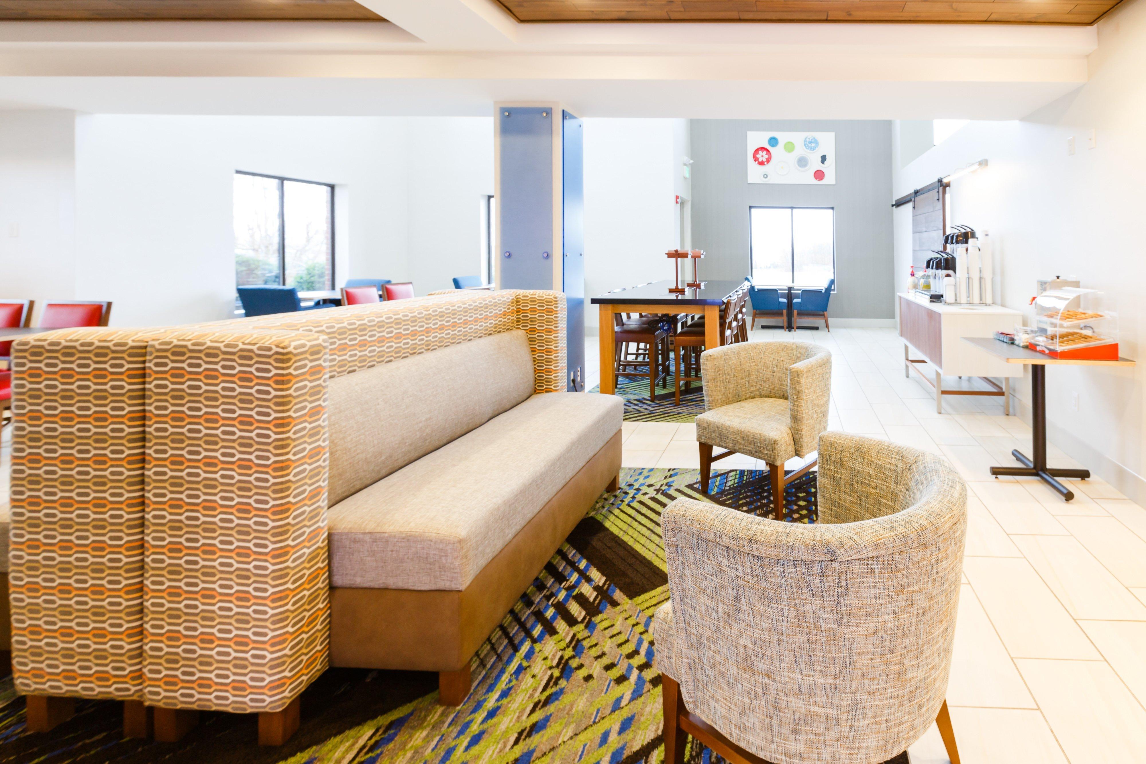 Holiday Inn Express & Suites Shelbyville By Ihg Esterno foto