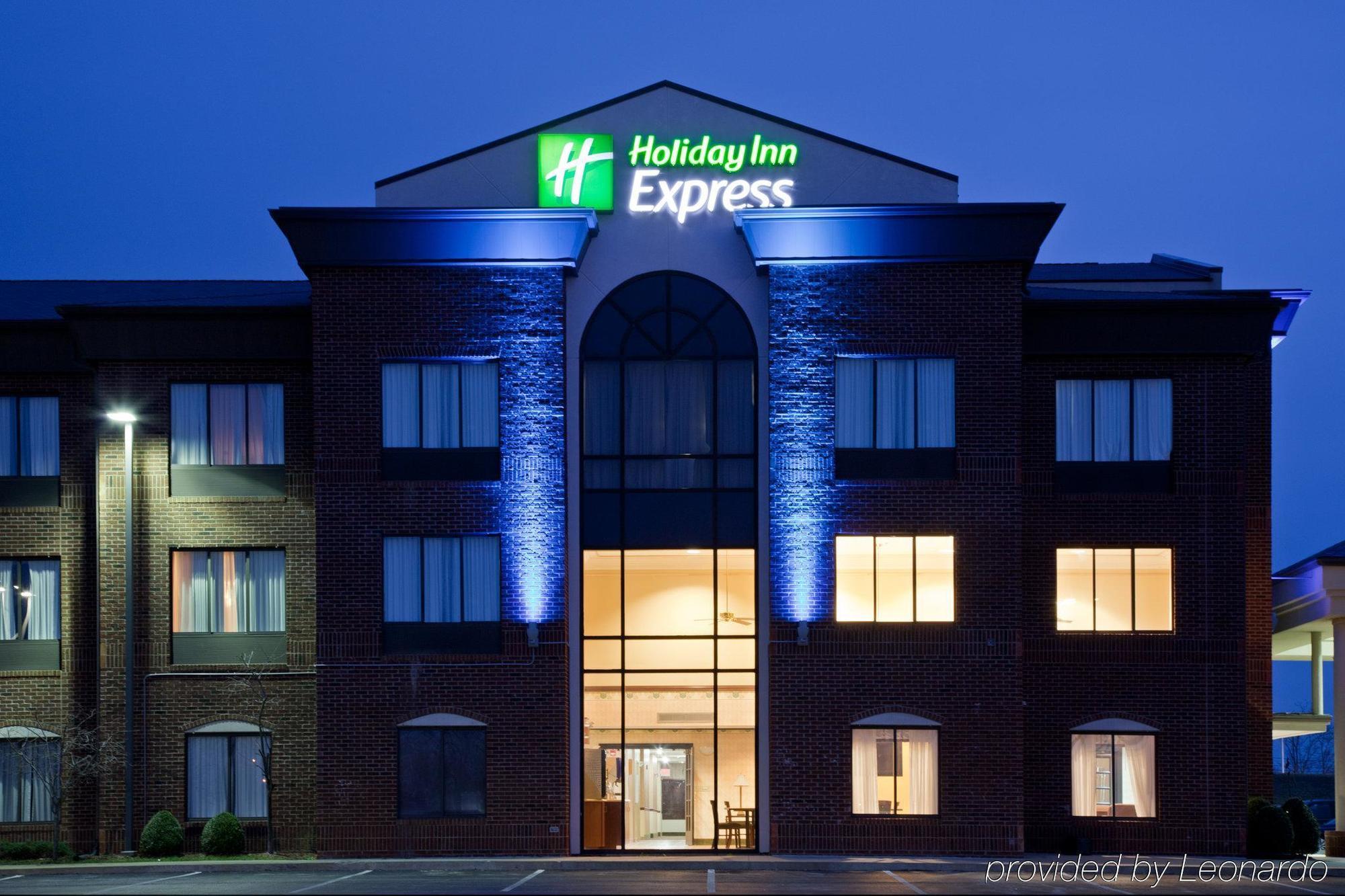 Holiday Inn Express & Suites Shelbyville By Ihg Esterno foto